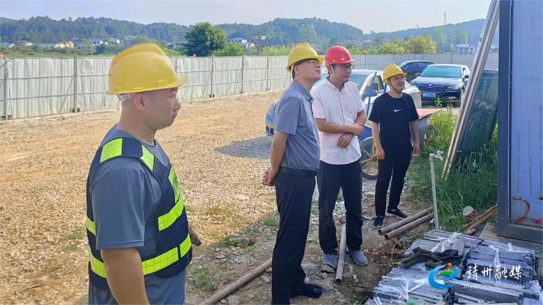 新廠鎮(zhèn)：紅色金星村建設(shè)忙 炎炎夏日送清涼