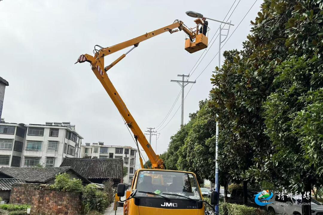 靖州：点亮背街小巷 保障出行安全