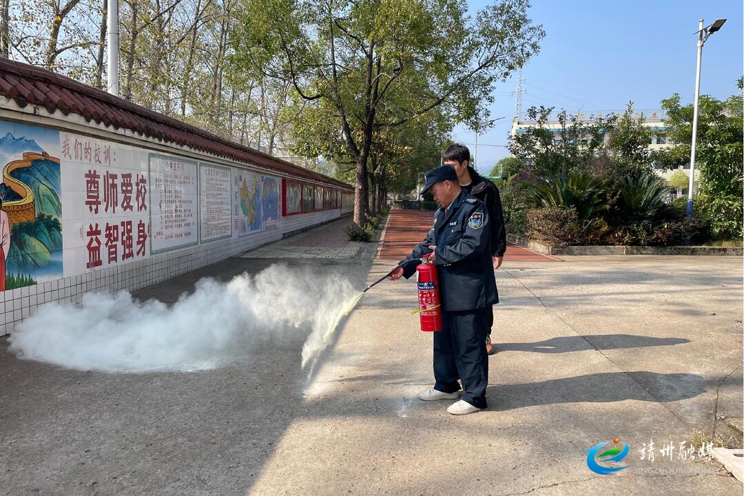 铺口小学：开展安全培训 保障师生安全