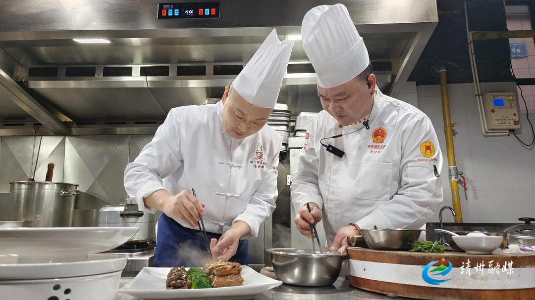 侯门国宴世家传承人陈世辉来靖 共同研发药膳美食传风味