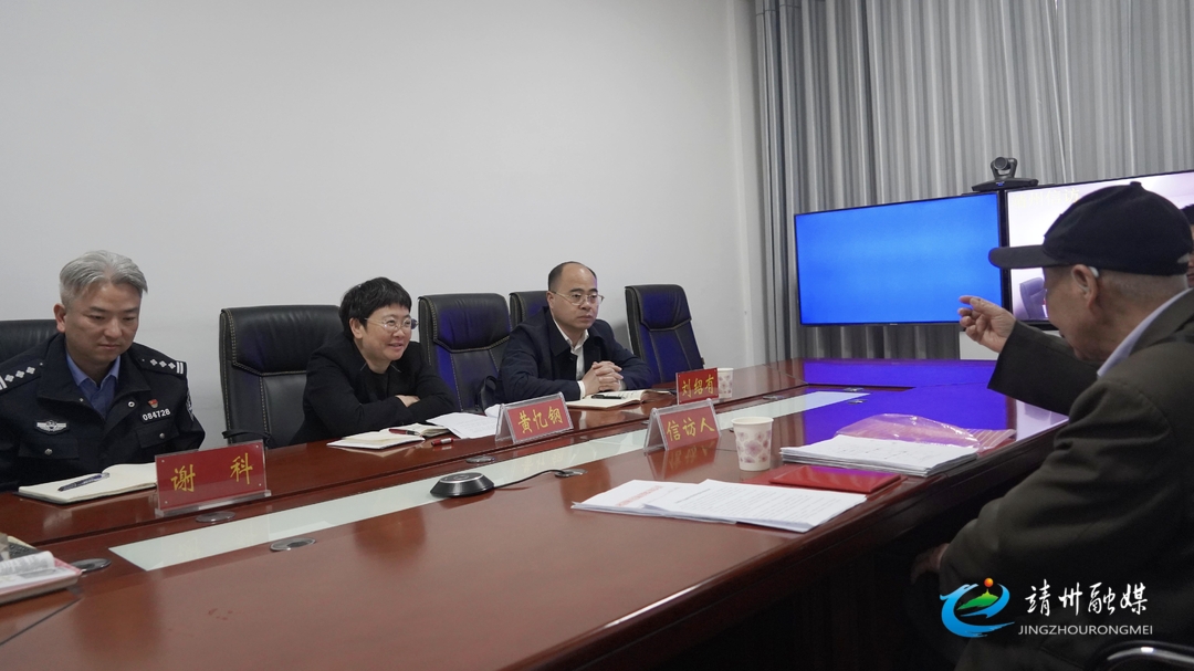 黄忆钢在接访时强调：用心用情回应群众关切 依法依规解决群众诉求