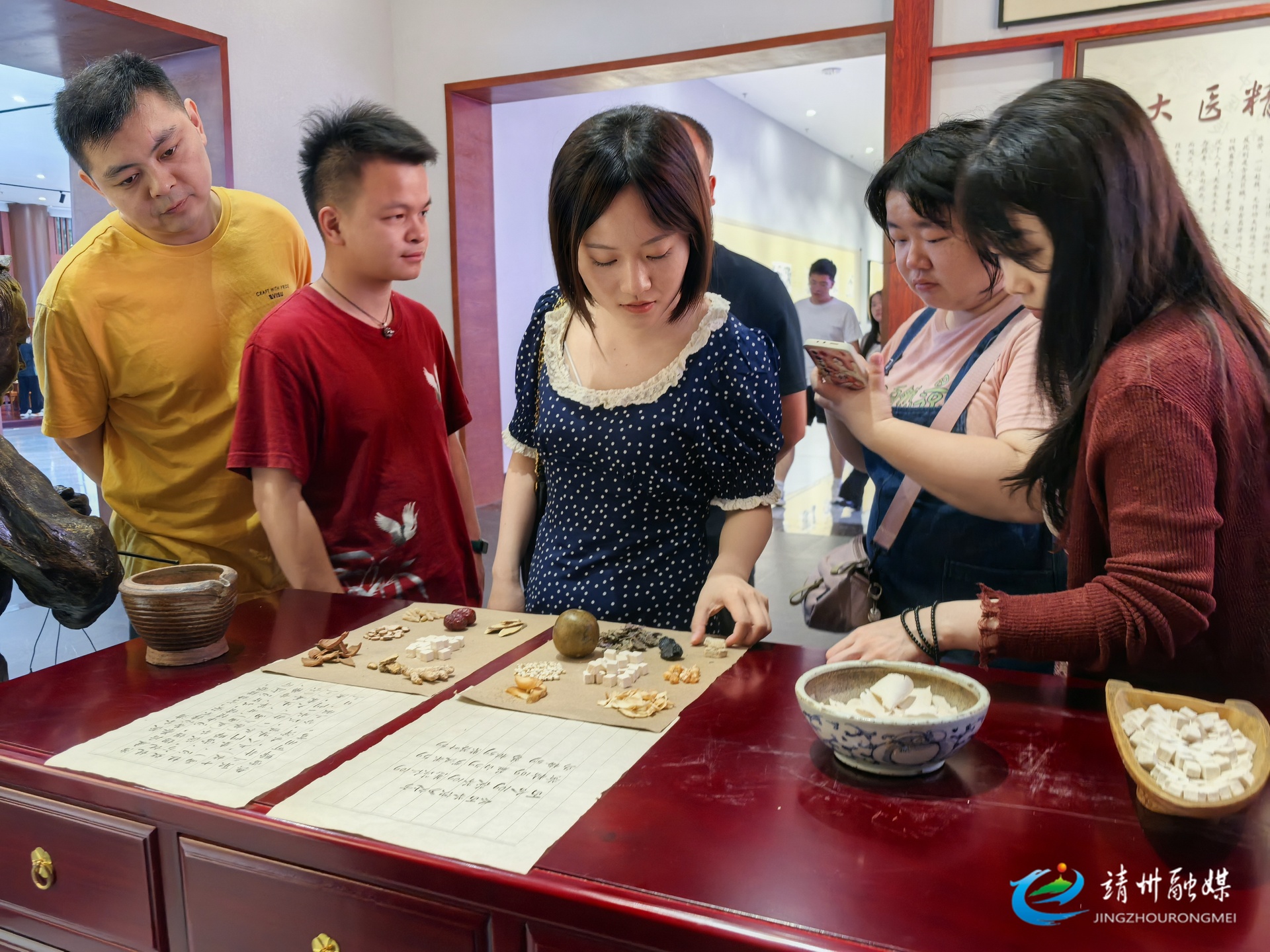 邂逅“梅”好靖州 男女嘉宾分组探景寻味