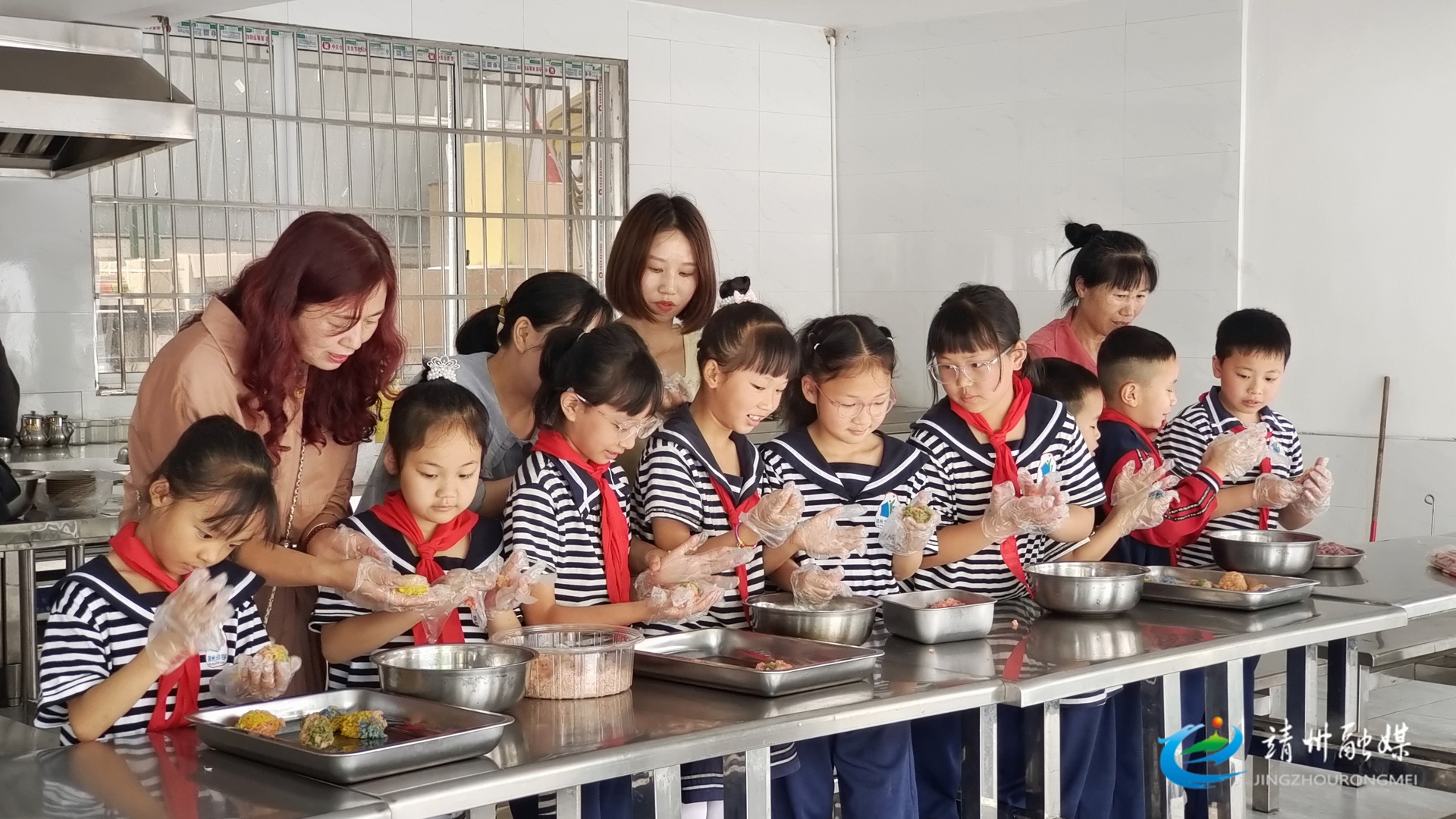 小满至，“糯”意浓！靖州土桥小学亲子共绘七彩“食”光