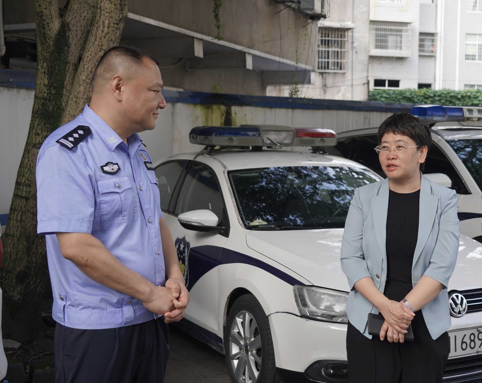 黄忆钢调度县公安局基础设施建设工作并召开座谈会