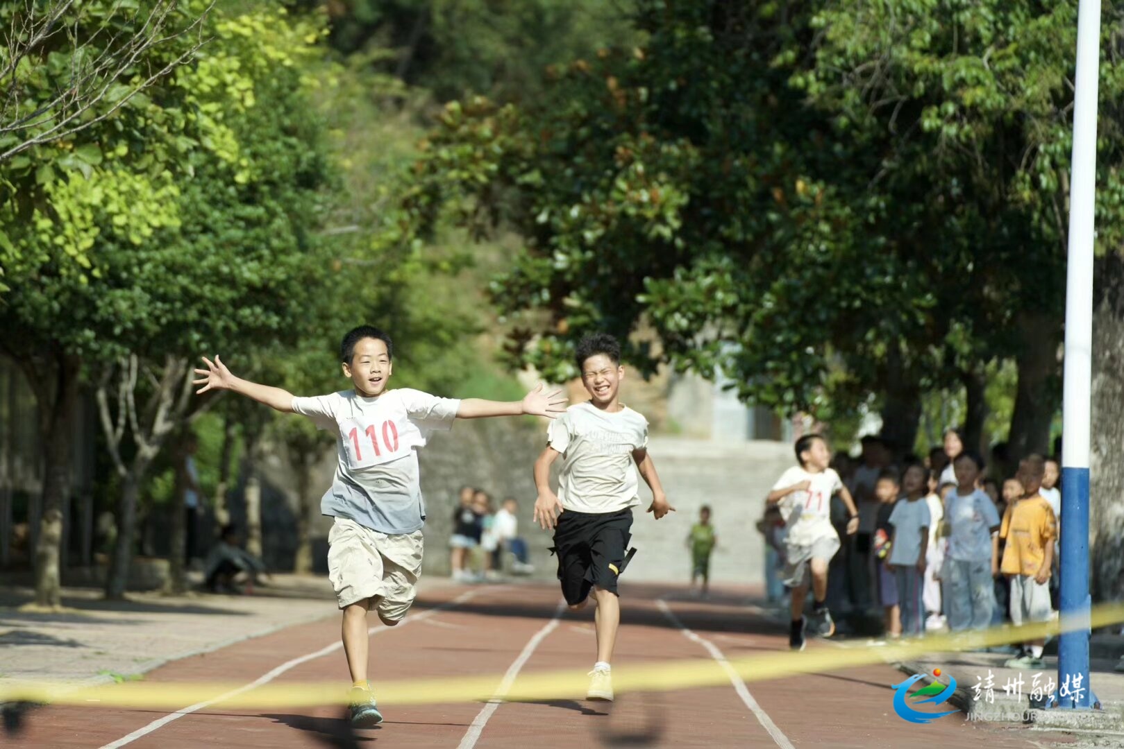藕团乡中心小学举办秋季运动会