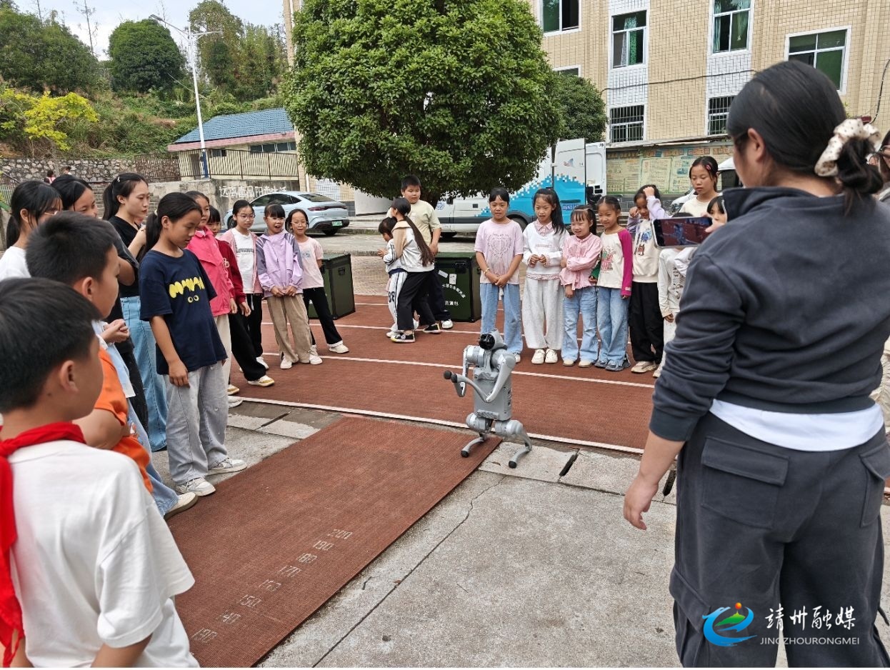 靖州：科技之光点亮校园