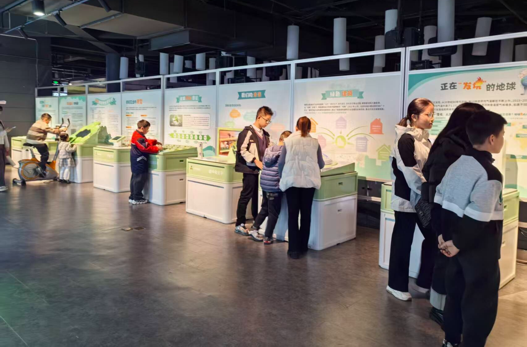 土桥小学：探索科技奥秘 点亮科学梦想