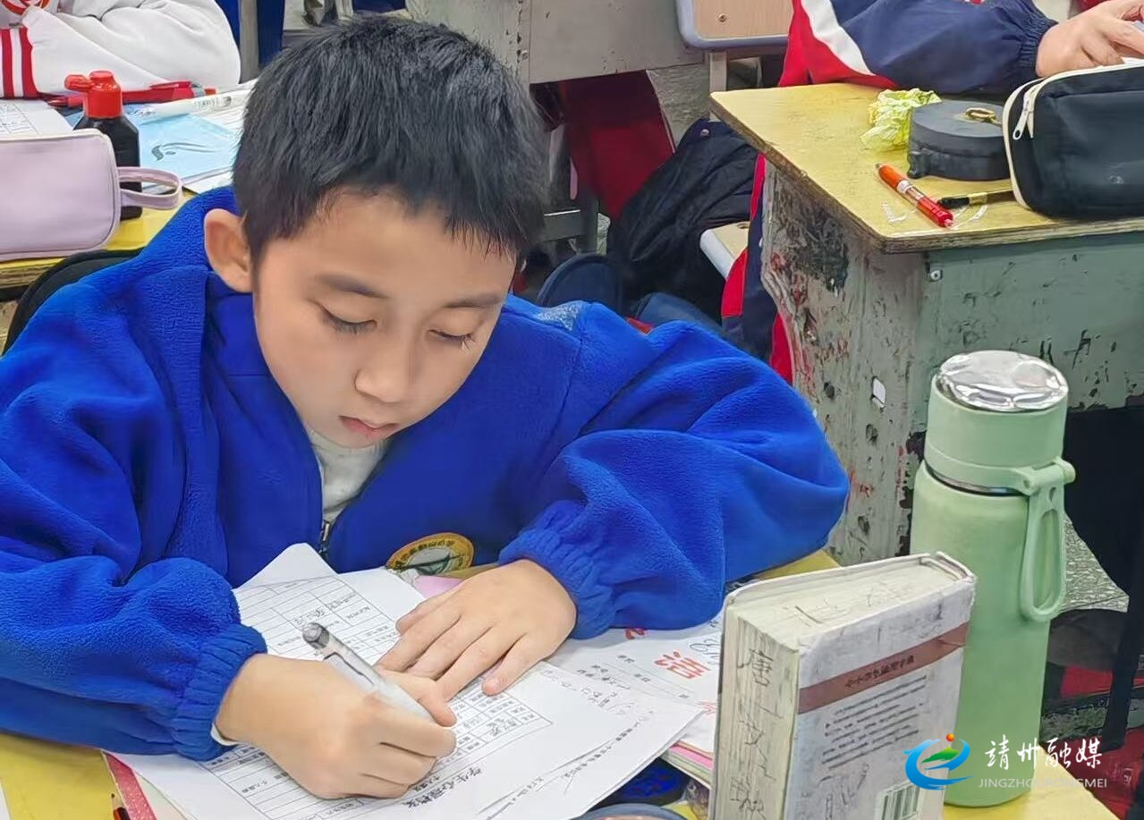 鹤山小学：建成“一生一档” 为学生心灵成长护航