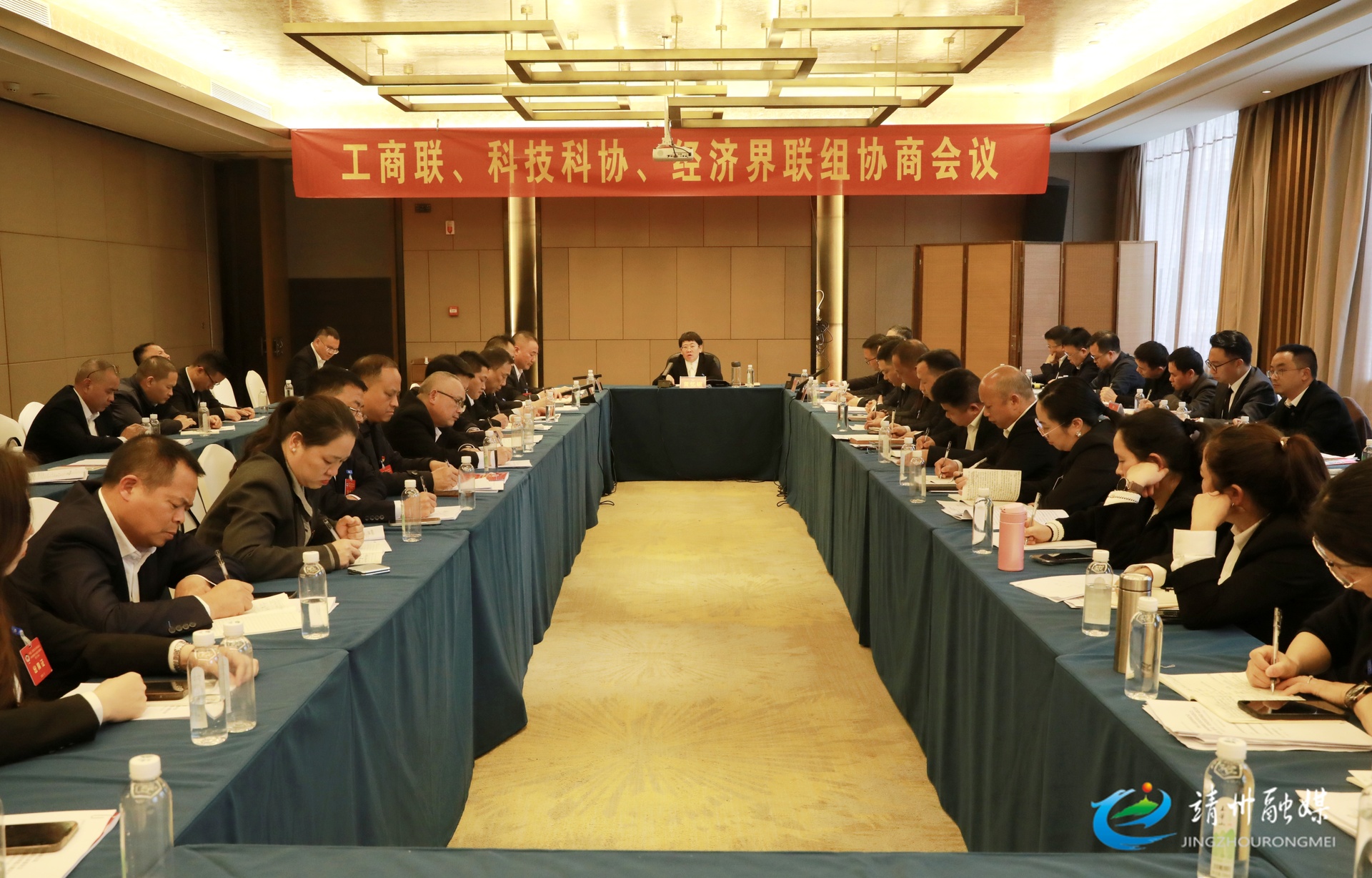 【两会进行时】黄忆钢参加工商联、科技科协、经济界联组协商会议