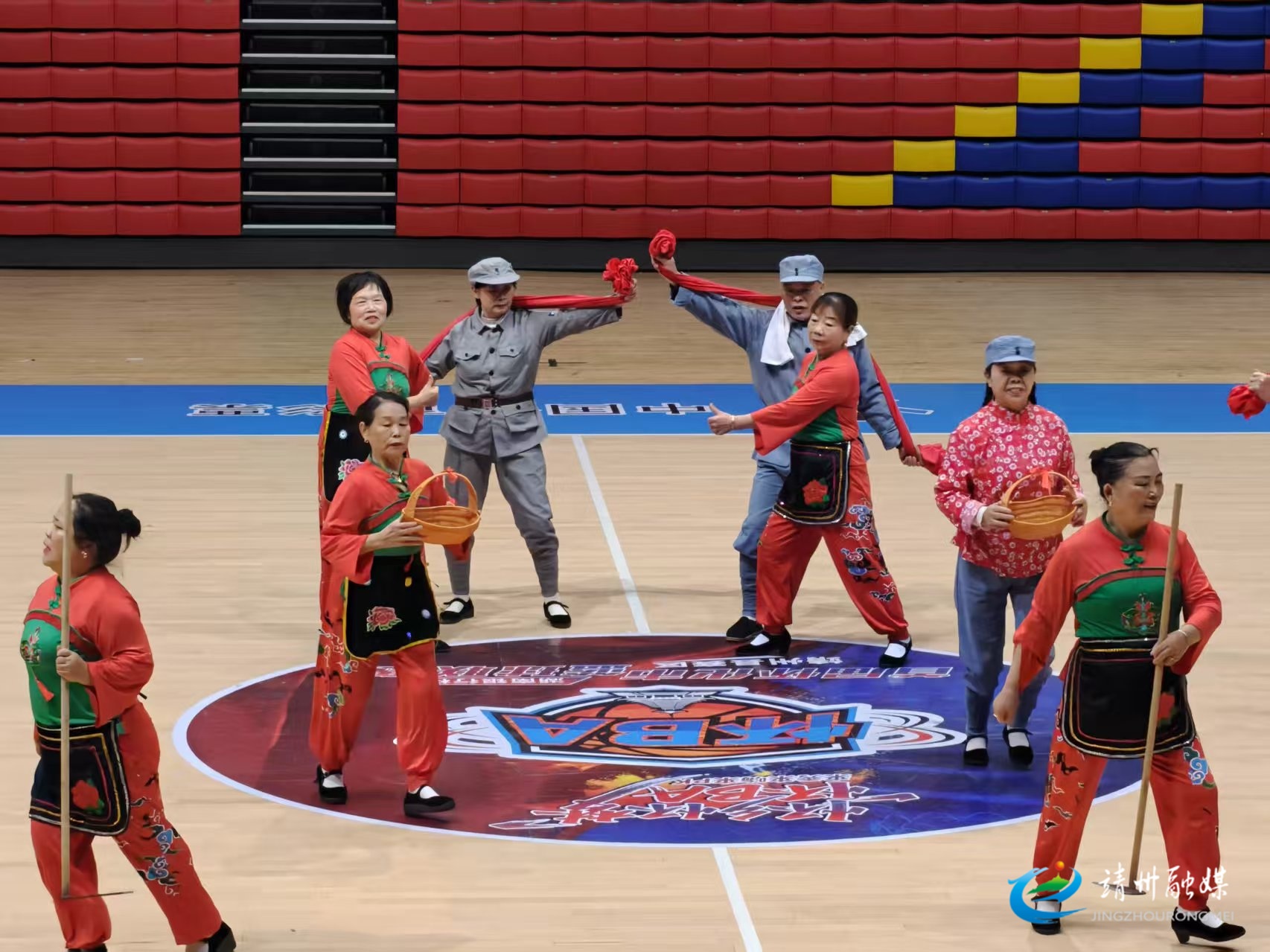 寻根华夏靖州百姓大舞台艺术团成立10周年年会活动顺利举行