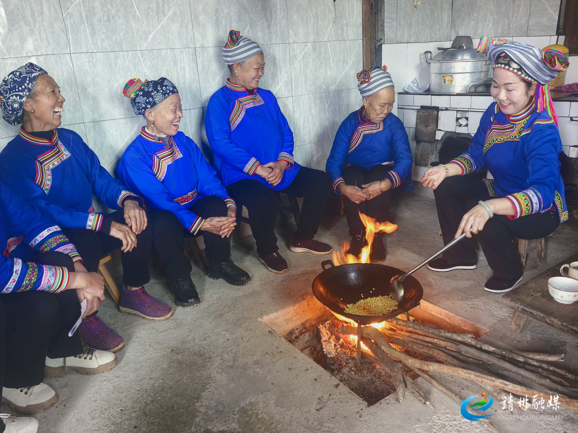 【新春走基层】油茶熬出新春味 邻里情暖团圆年