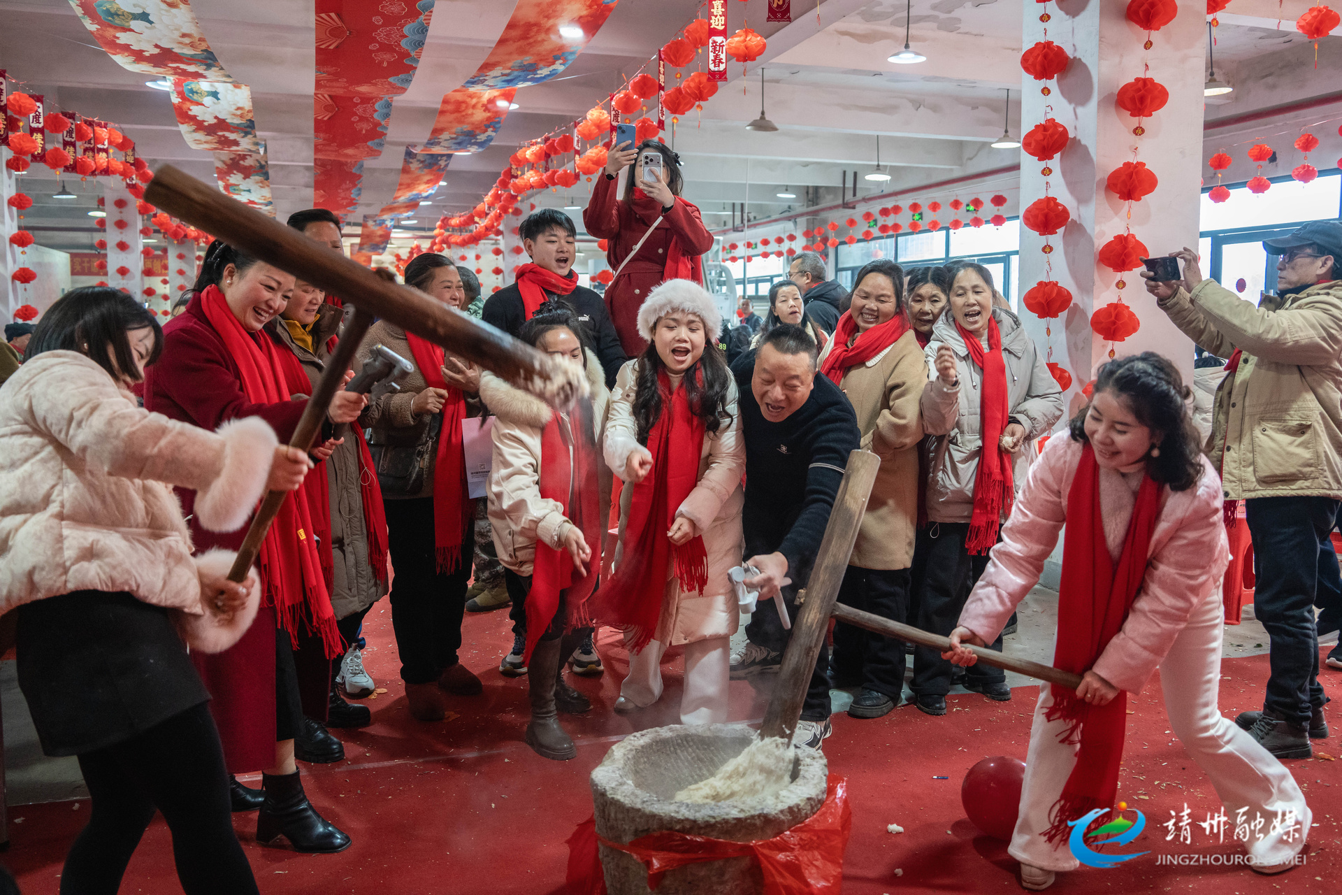 靖州：国苓科技年会启幕 非遗烟火里共燃茯苓年味