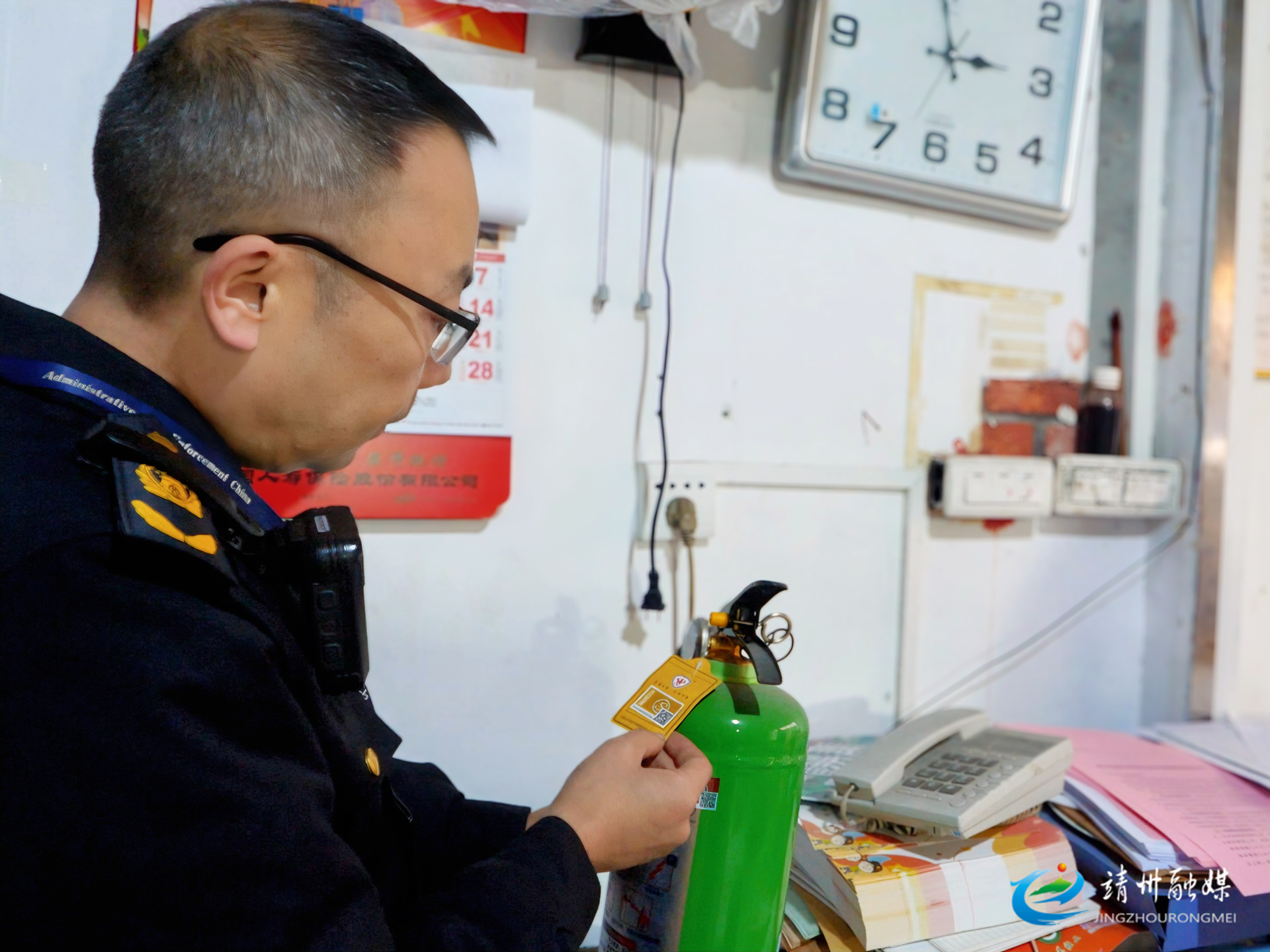 【安全守底行动】 靖州开展春节前文化出版市场安全检查