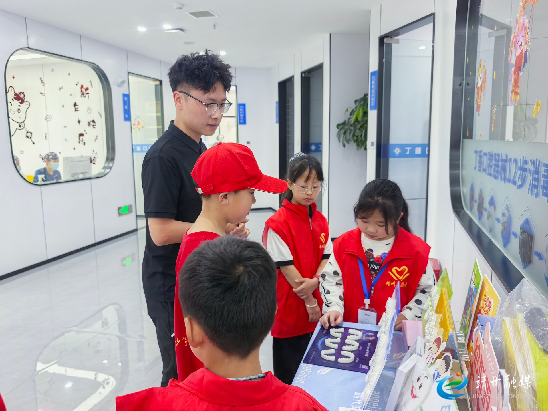【新时代文明实践】体验职业风采 践行雷锋精神 靖州开展雷锋青少年职业体验活动
