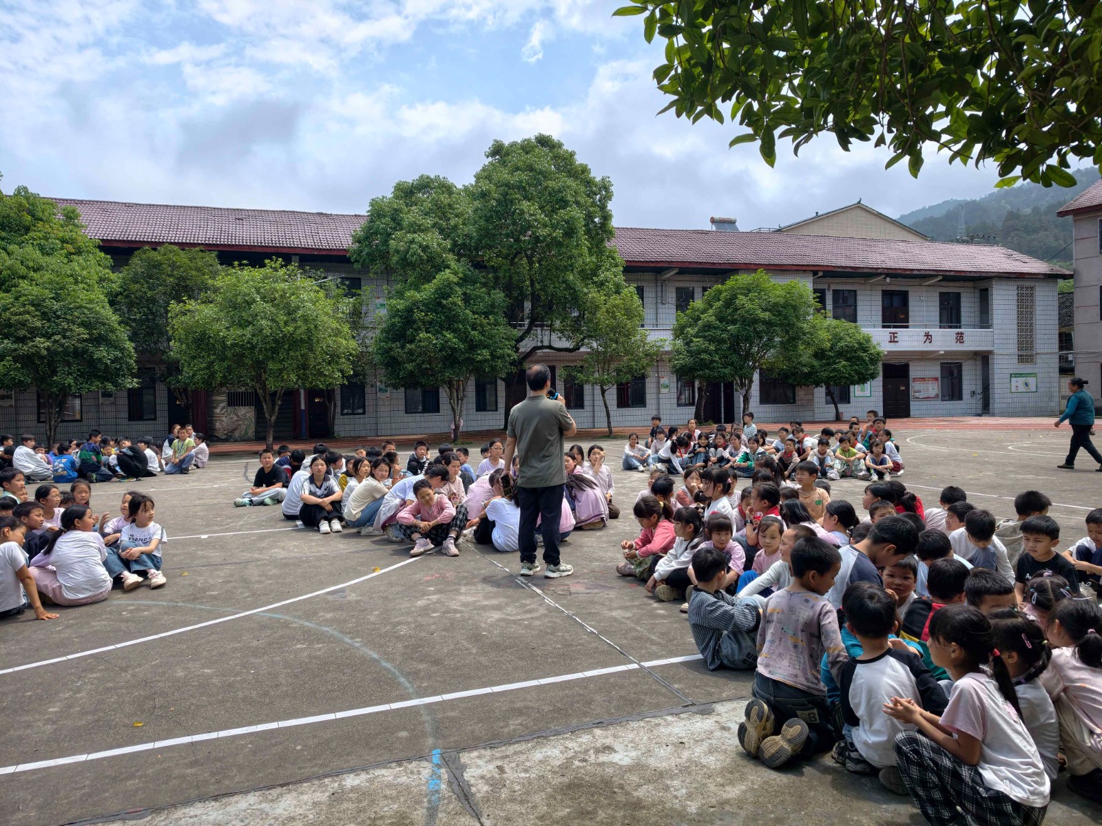 靖州：开展安全主题活动 筑牢校园安全防线