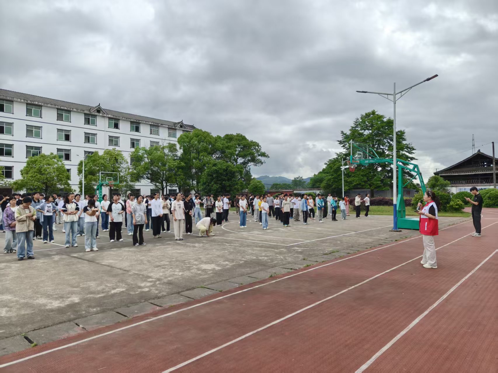【未成年人保护】县红十字会：开展校园安全宣讲 筑牢青春安全防线