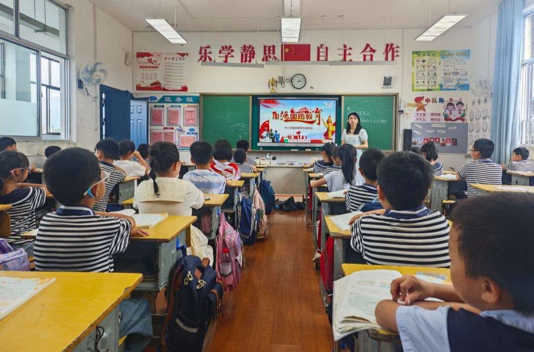 靖州：国防教育进校园 红色基因润童心