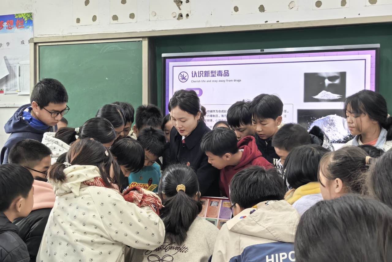 【健康人生 绿色无毒】藕团乡中学：开展禁毒法治讲座 筑牢校园防毒墙