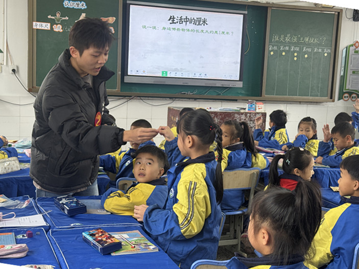 靖州：小学数学教研比武 共促教学质量提升
