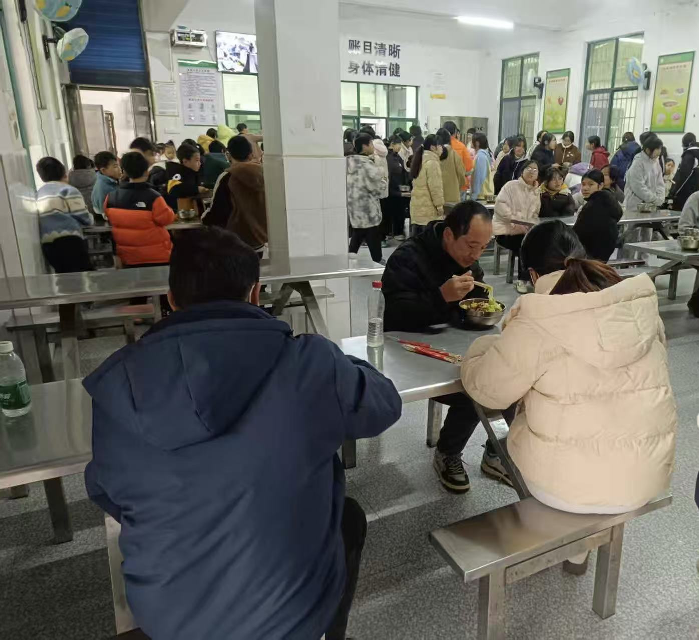 靖州文溪学校：守护营养餐 家长来监督