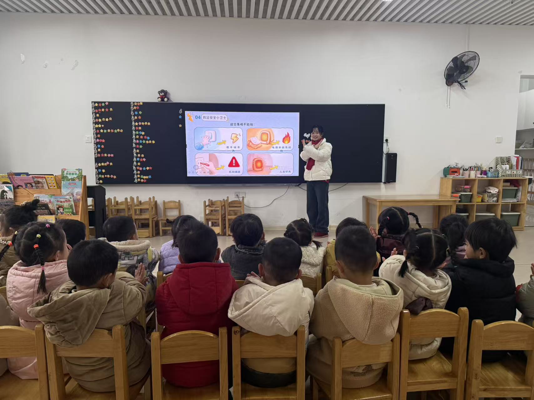 靖州：开展冬季安全主题活动 筑牢校园安全防线