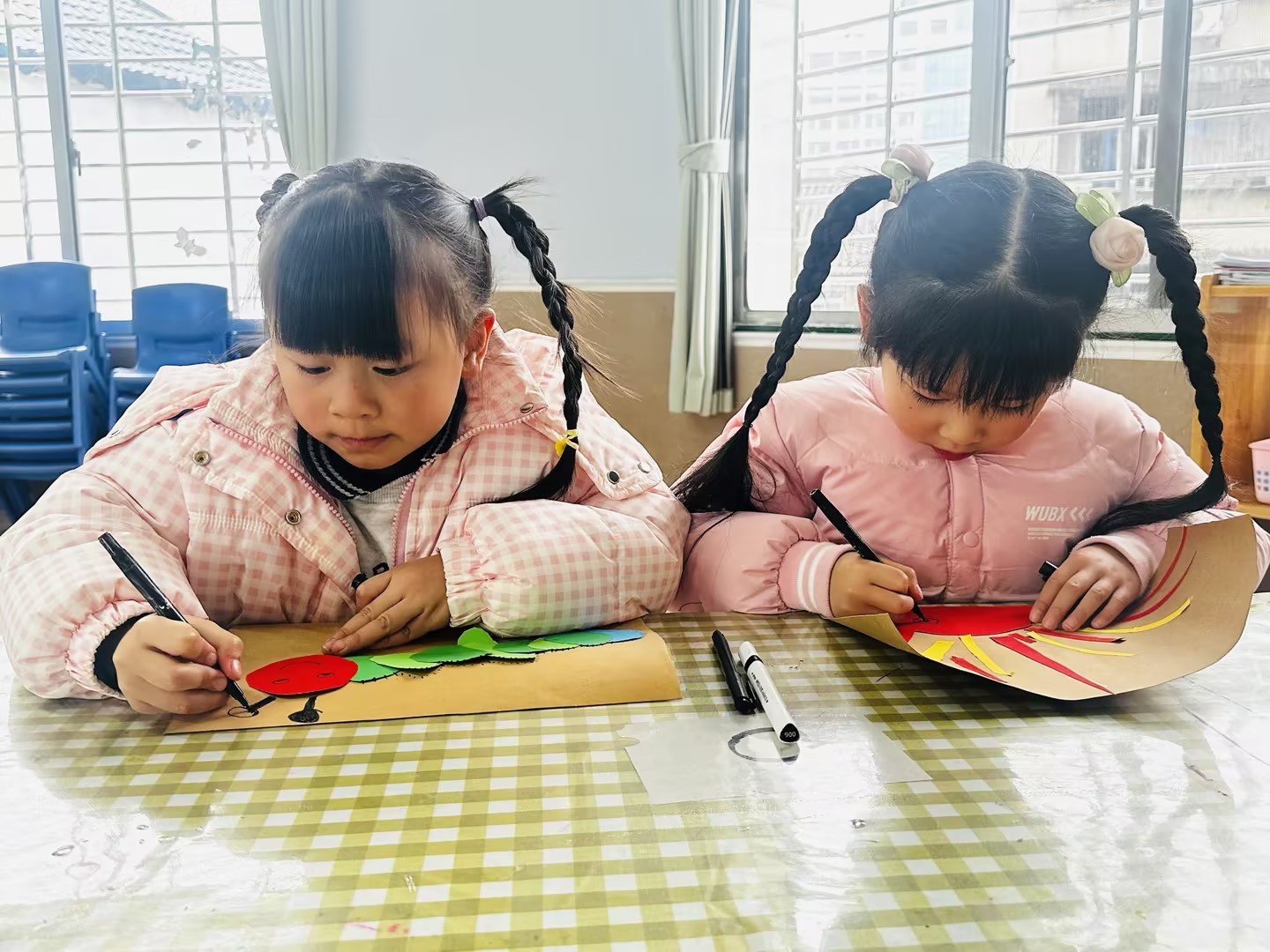 县幼儿园：童心绘世界 书香伴成长