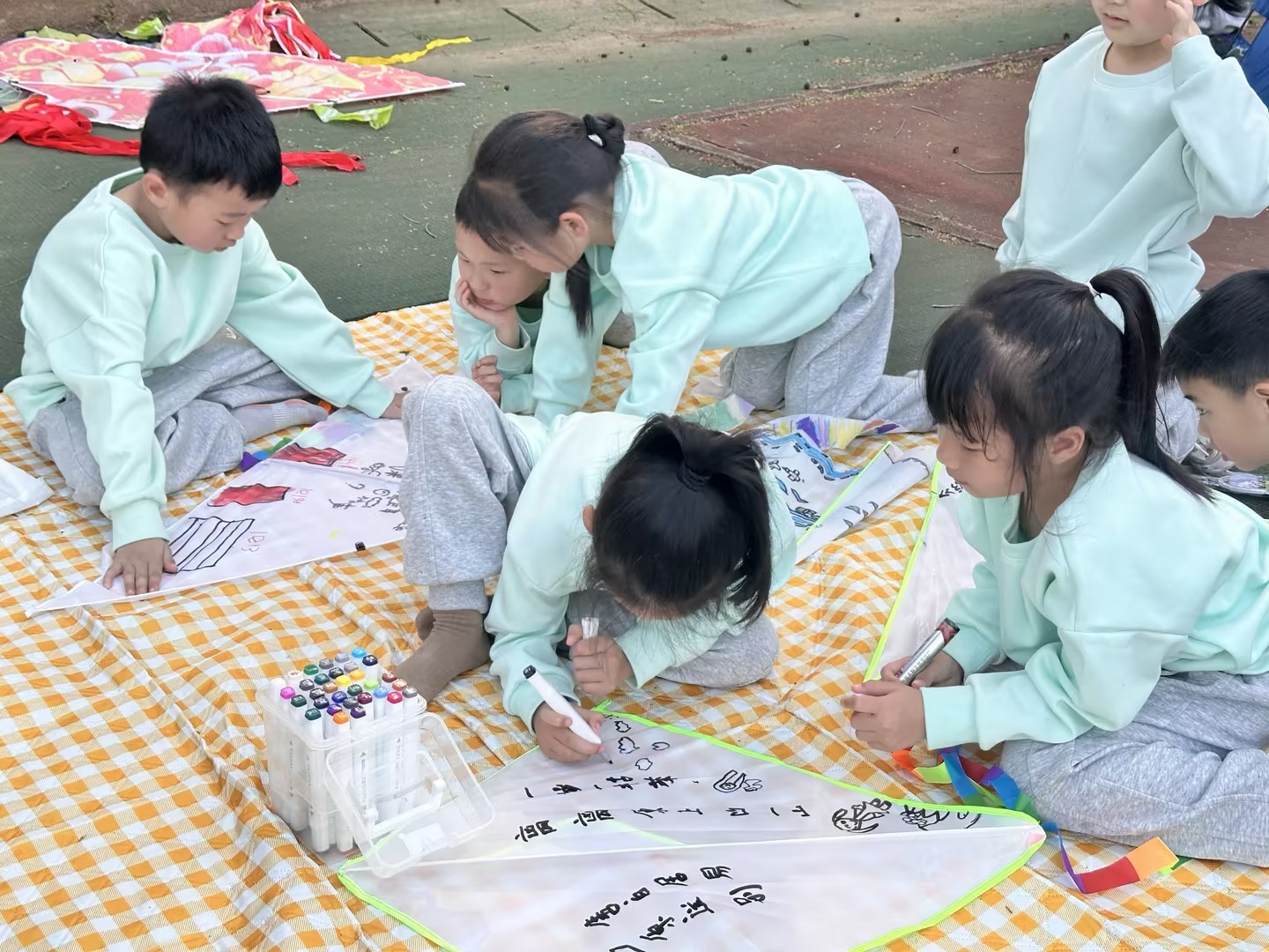 县幼儿园：纸鸢绘春光 童心护家国