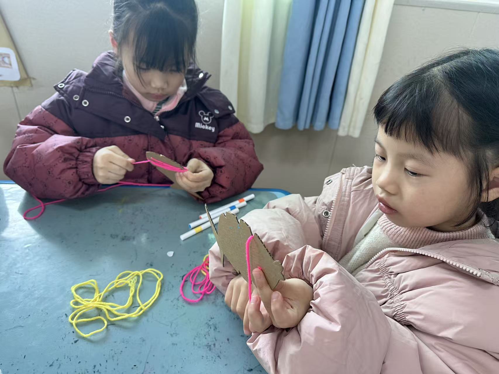 靖州三幼：指尖绕彩线 编织乐无穷