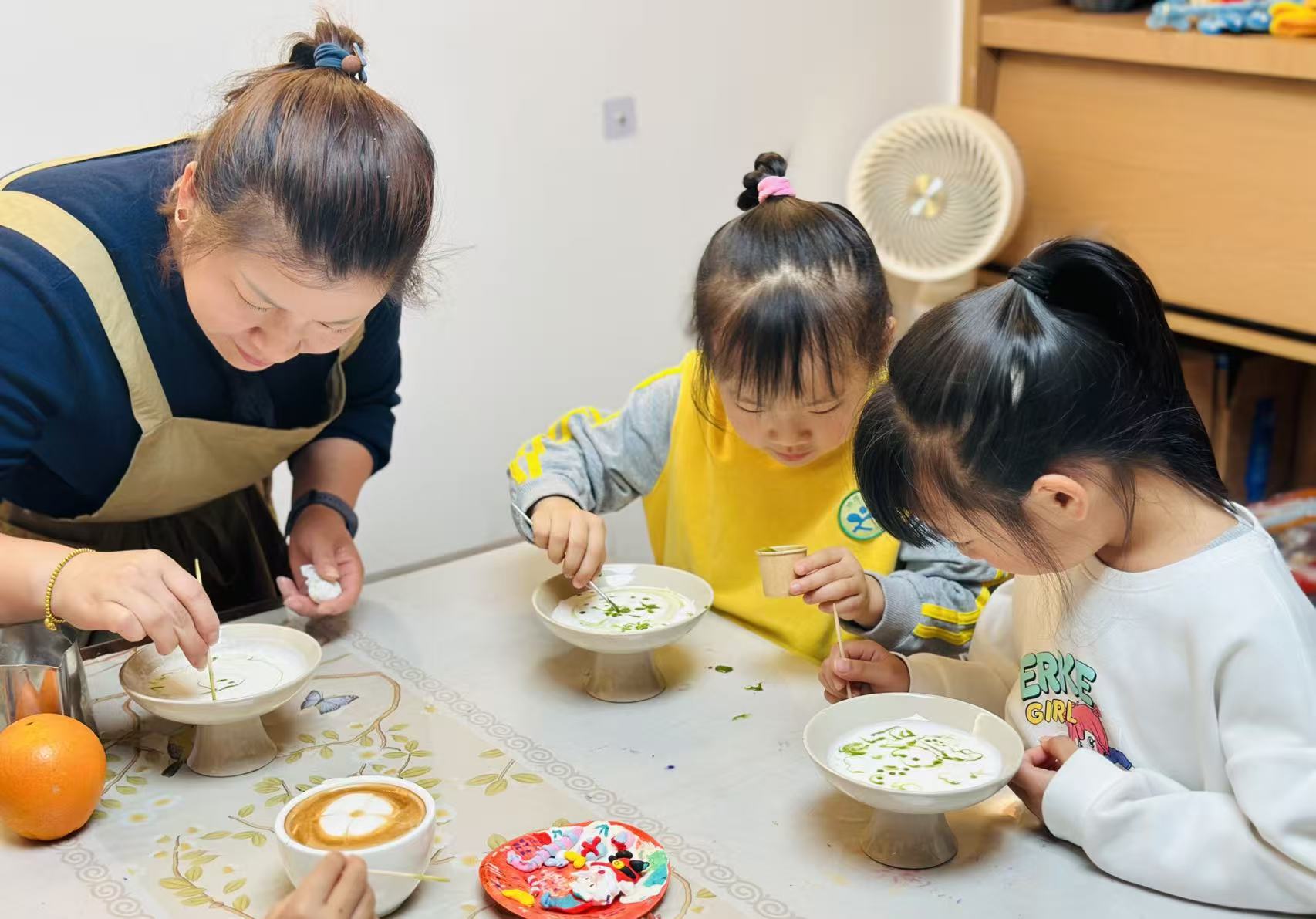 县幼儿园:温情母亲节 咖啡传爱意
