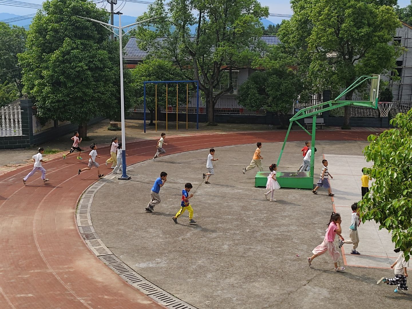 靖州：多校联动抓安全 护航盛夏护成长