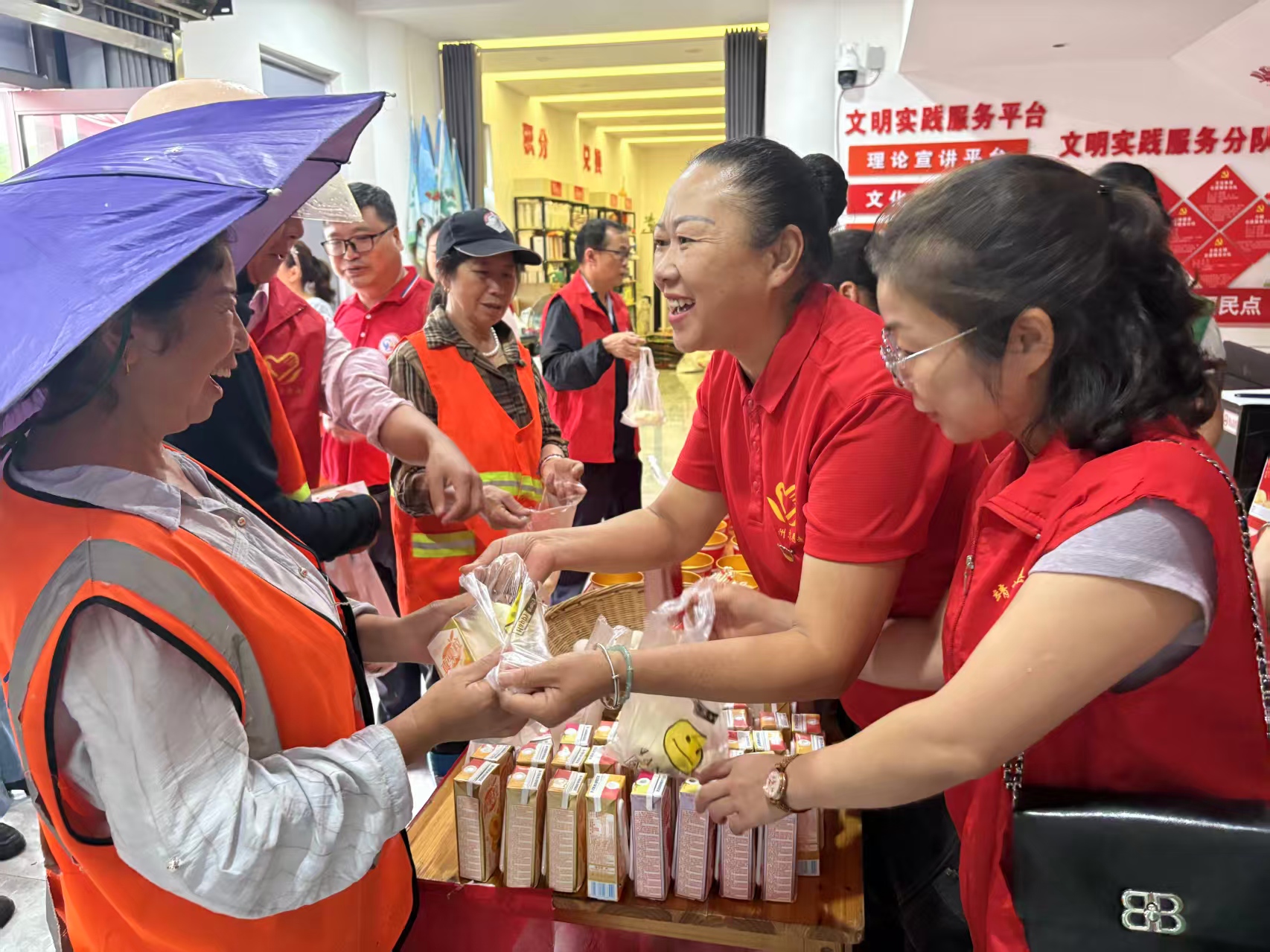 【新时代文明实践】靖州：开展“跟党走护生态 河小青筑蓝天”志愿服务活动