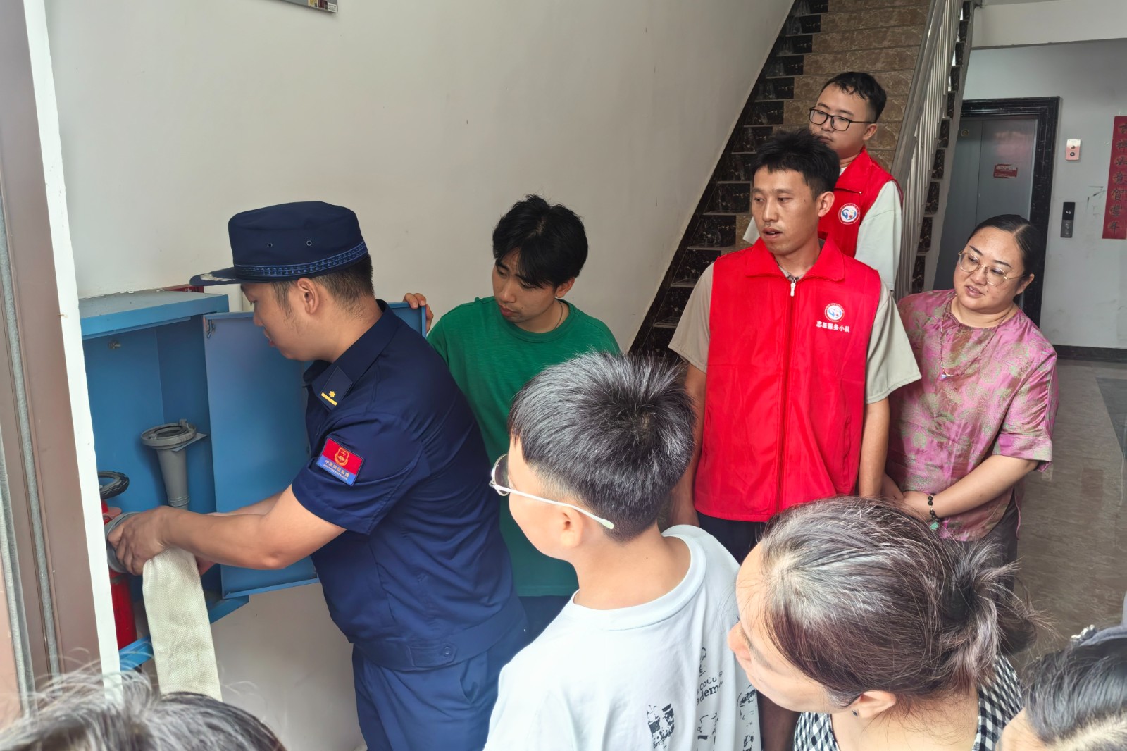 邓家坡社区：消防演练进小区 筑牢安全“防火墙”