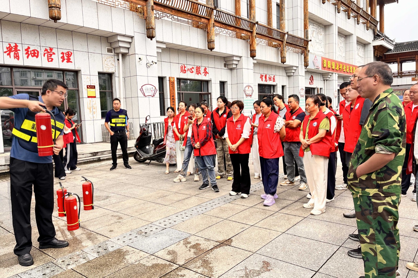 渠阳镇：开展消防与森林防灭火综合演练