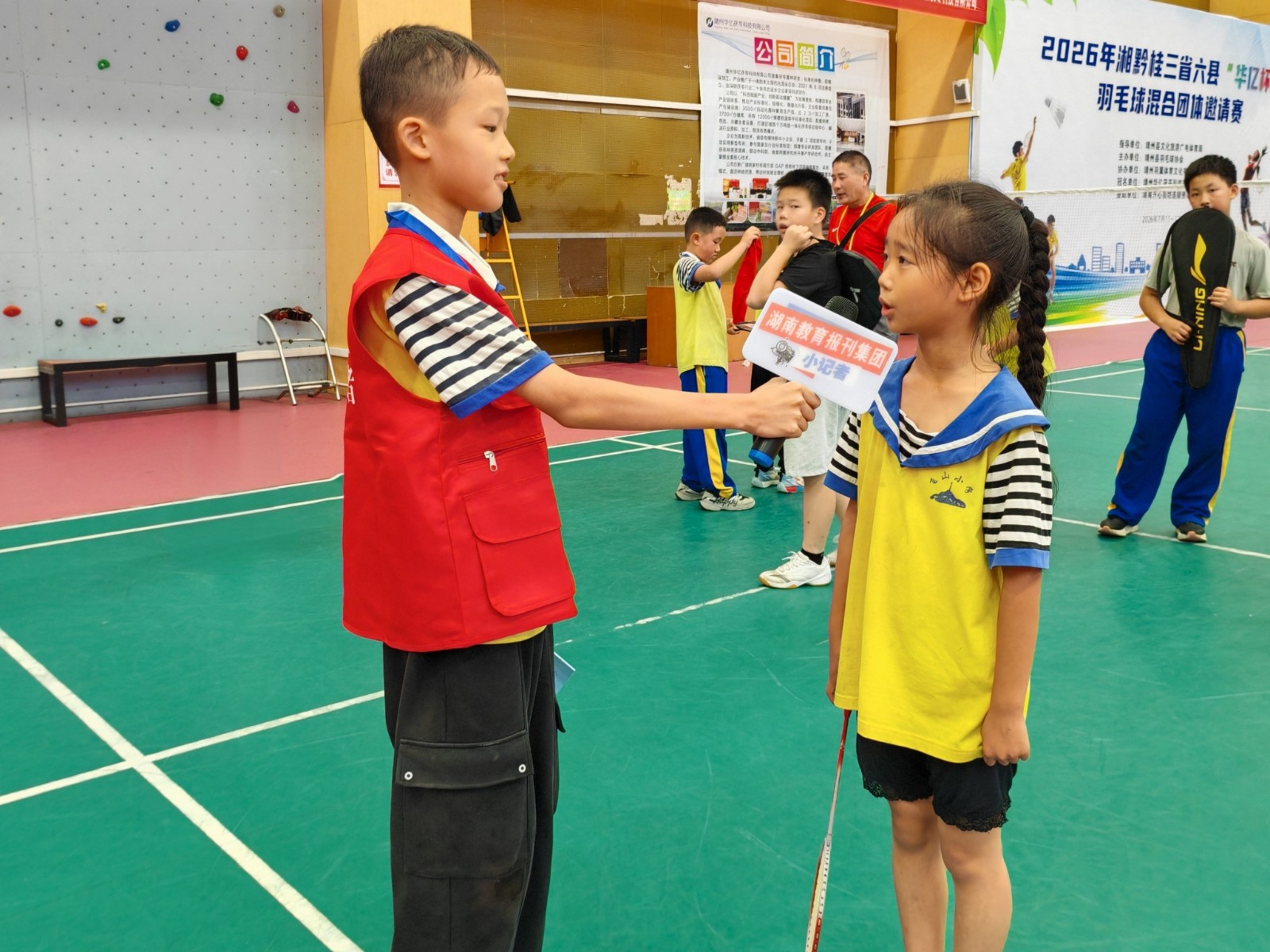 飞山小学：笔尖记录拼搏 镜头定格荣光