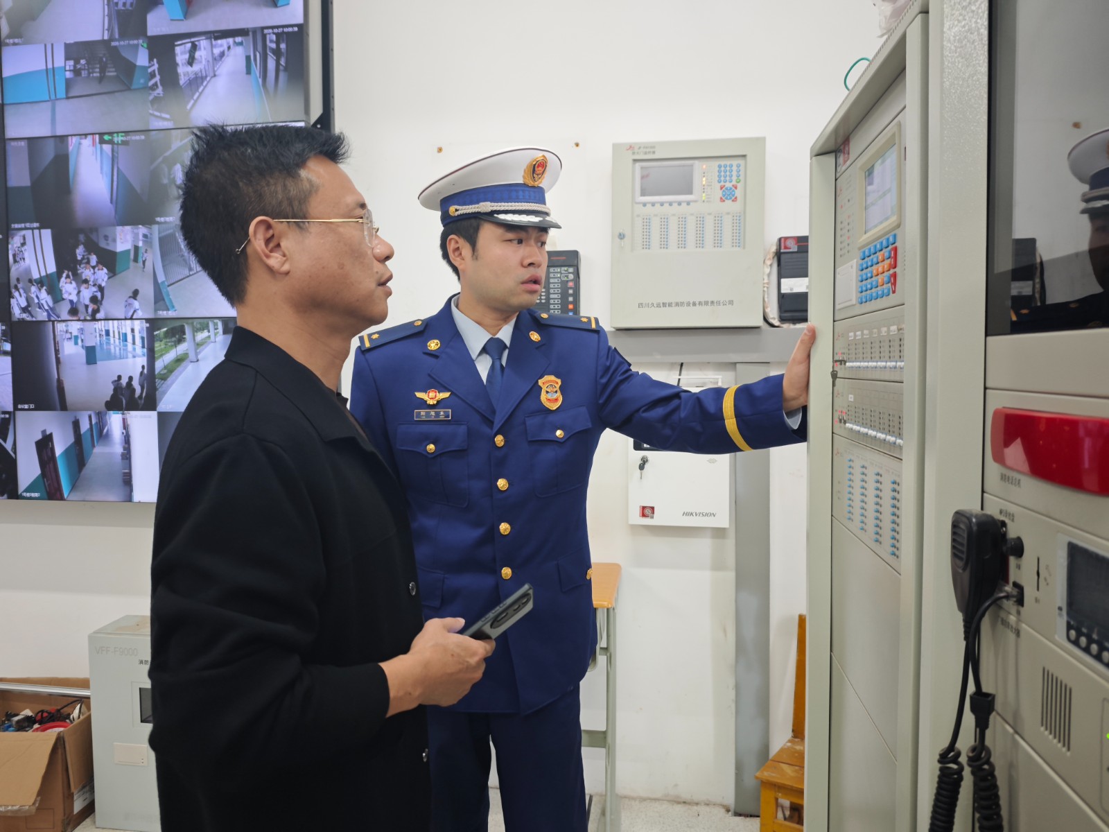 【全县安全生产隐患大排查大整治】靖州消防救援局进校园开展消防安全检查及疏散演练